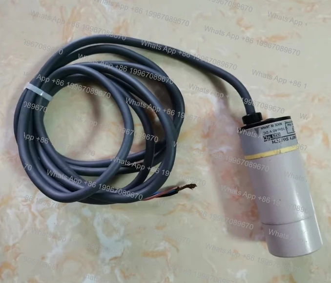 

E2K-C25MEI cylindrical contact sensor