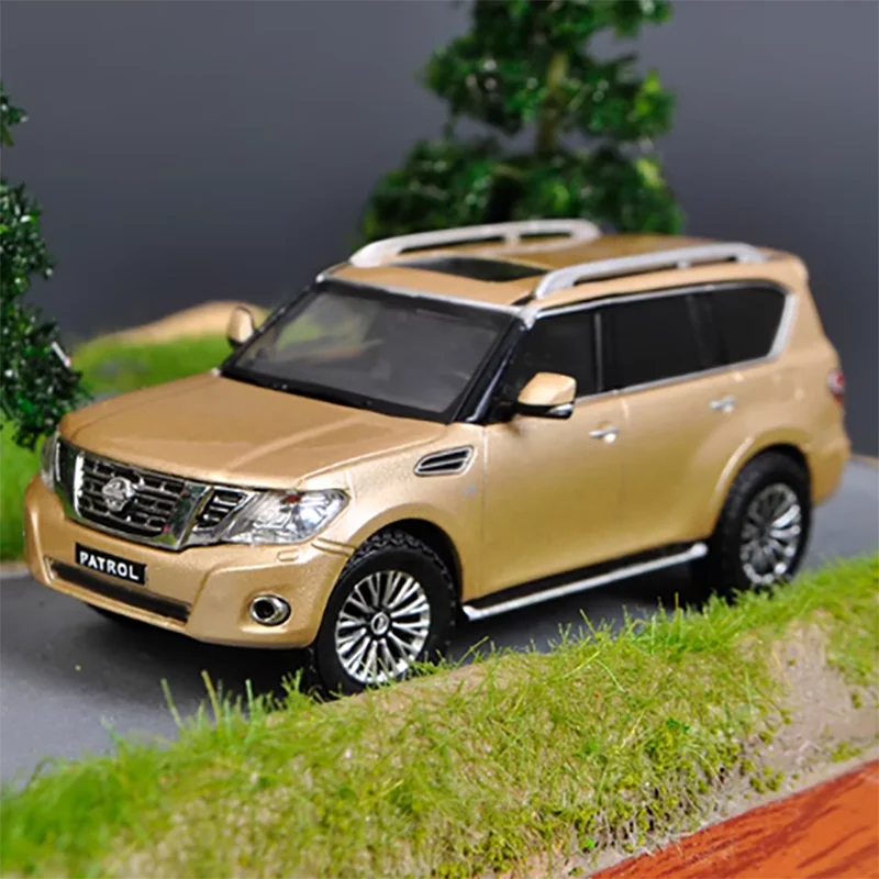 Diecast 1:64 Scale Nissan Tule PATROL Y62 Simulation Alloy Car Model Static Display Collectible Toy Gift Decoration Souvenir