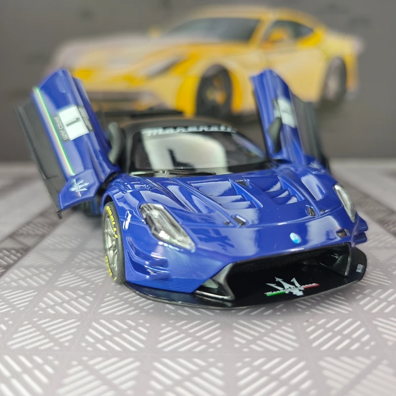 

Модель автомобиля Maserati GT2 из сплава, масштаб 1:32, коллекционная, с открывающимися дверями, подарок для любителей суперкаров.