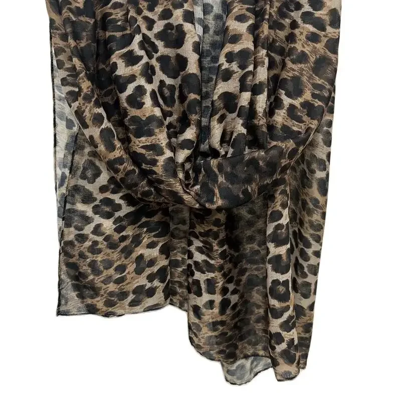 New Leopard  Printed Hijab Breathable Light Weight Soft Cotton Rayon Viscose Woven Modal Muslim Women Shawl Hijab Scarf