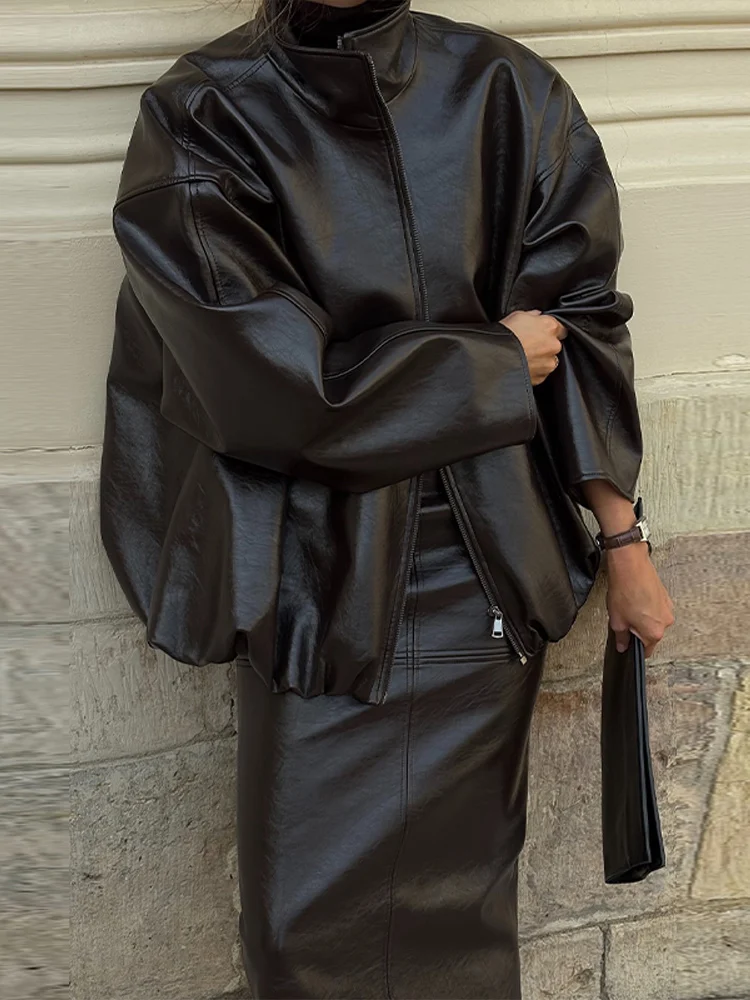 

Women Green Stand Collar Leather Jackets Fashion Zipper Long Loose Outerwear Chic 2025 New Autumn Fashion High Street Lady Wear