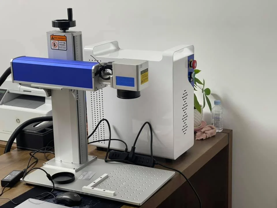 Portable 3D 20w 30w 50w 60w 100w 200w Jpt Mopa M7 Max Raycus Engraver Fiber Laser Engraving Marking Machines for Guns Jewelry