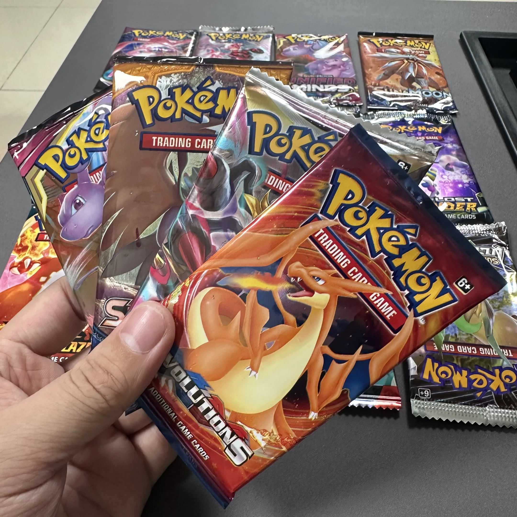 36/40 adet Pokemon Kartları GX Vmax EX Mega Kökenli Parlak Yıldız Kartı Parlayan Oyun Koleksiyonu Savaş İşlem Kartı Tatil Hediyeler