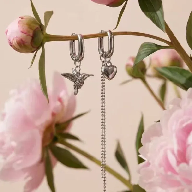 Retro New Trend Love Heart Tassel Stereo Small Bird Pendant Earrings for Women Creativity Geometric Asymmetry Punk Jewelry Gift