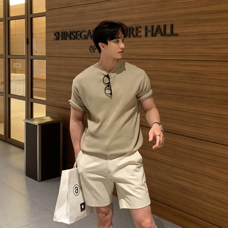 

Летняя мужская модная однотонная футболка с воротником-хенли и коротким рукавом, удобная повседневная простая универсальная стильная футболка для ежедневной носки и поездок на работу