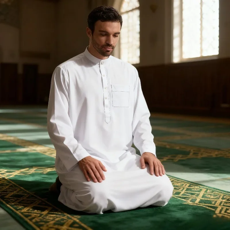 

Muslim Men's Zipper Saudi Arabian Islamic Kimono Suitable for Eid Al Fitr Mosque Prayers and Dubai Caf Social Wear