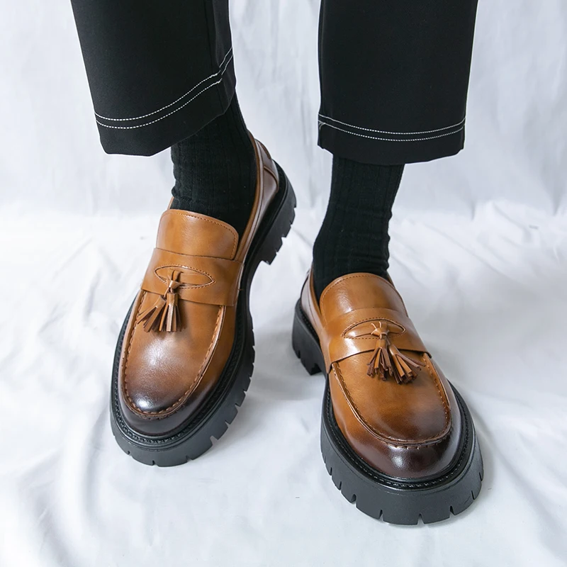 

Удобная мужская обувь, повседневная обувь ручной работы, кожаные лоферы с кисточками, качественные мокасины из спилка на плоской подошве, мужская деловая обувь