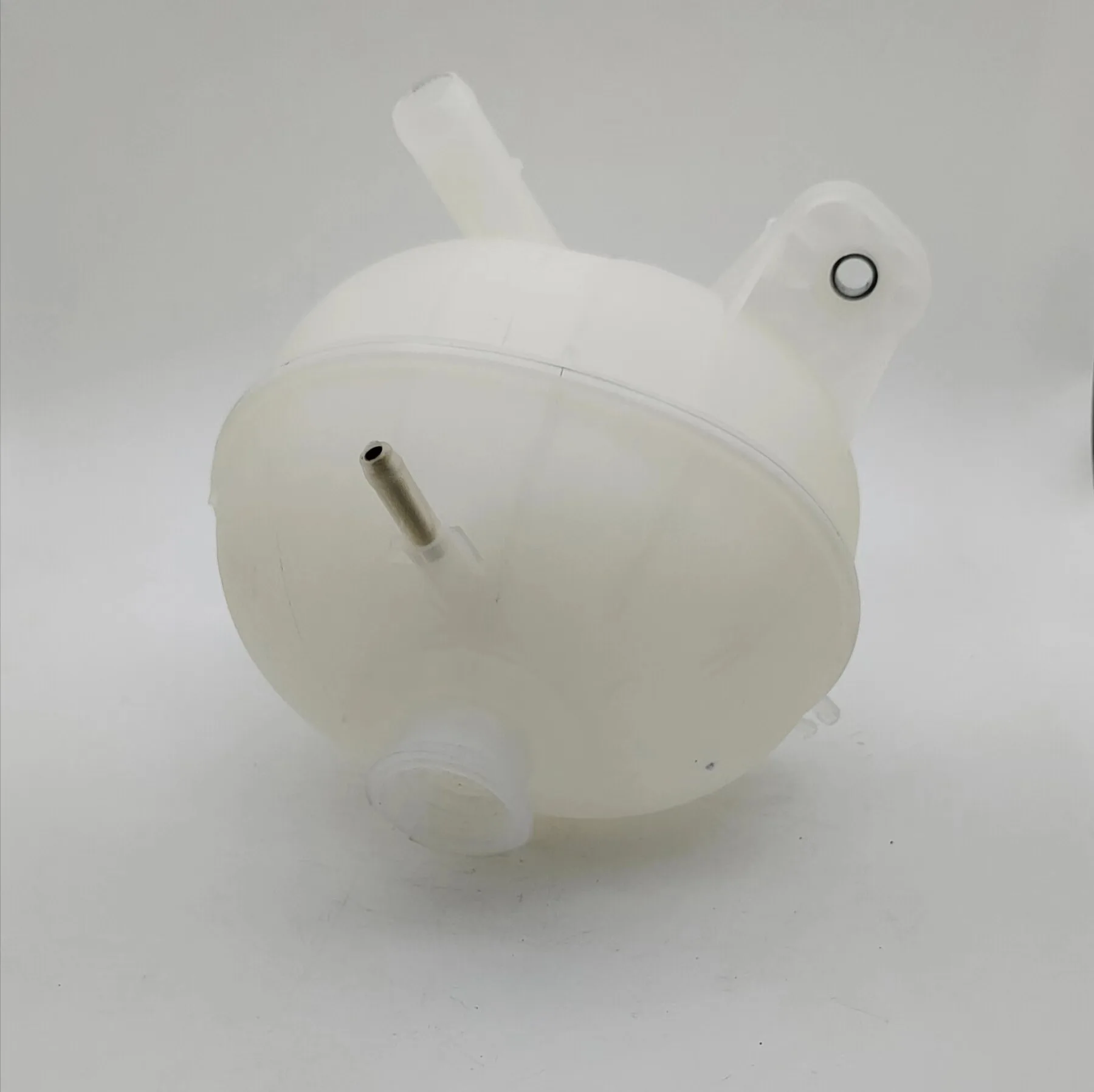 

Automotive parts auxiliary kettle 25431D3600