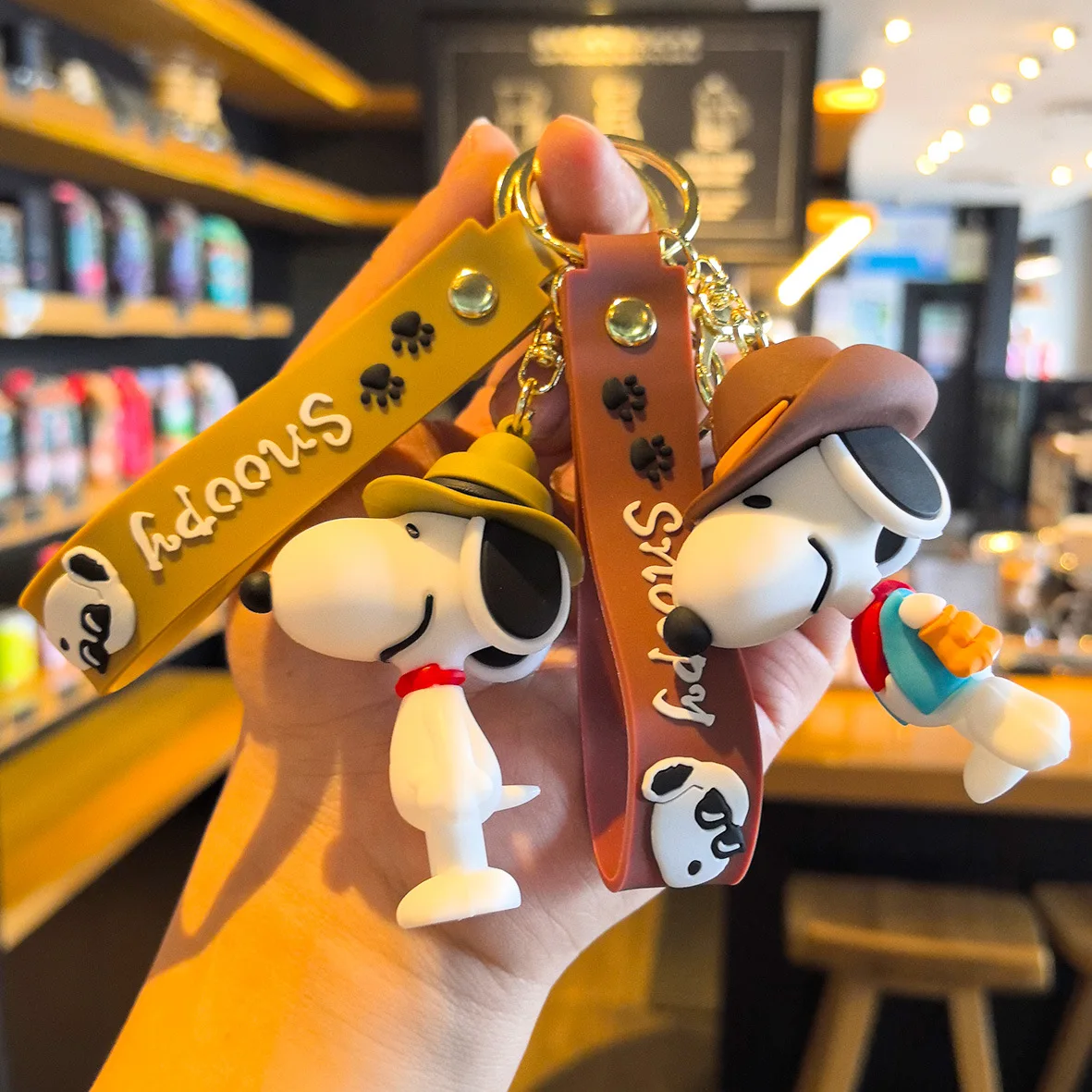 Snoopy's New Cute Style Silicone Doll  Cartoon Car  Bag Couple Key Chain Children's Toys Cute Personalized Gifts
