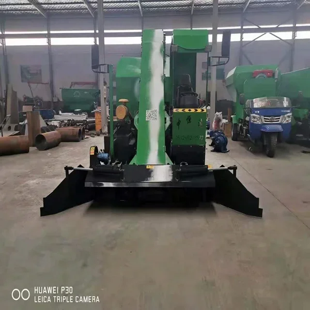 HINDA 490 self-propelled diesel cow manure cleaning truck is suitable for 500 to 1000 cattle farms