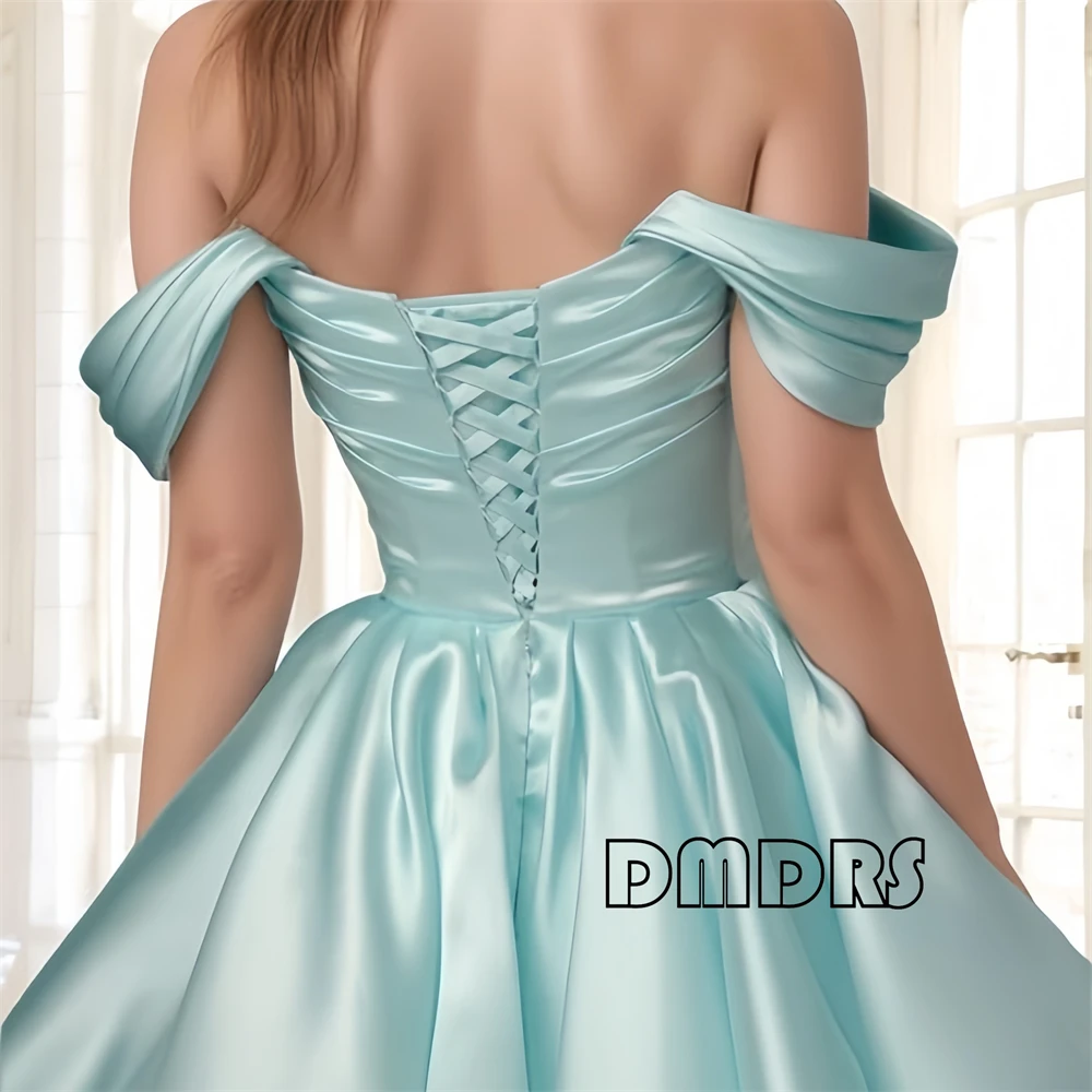 Schulterfreies Heimkehrkleid aus Satin, kurzes Ballkleid, A-Linie, trägerloses, plissiertes Mini-Cocktailpartykleid