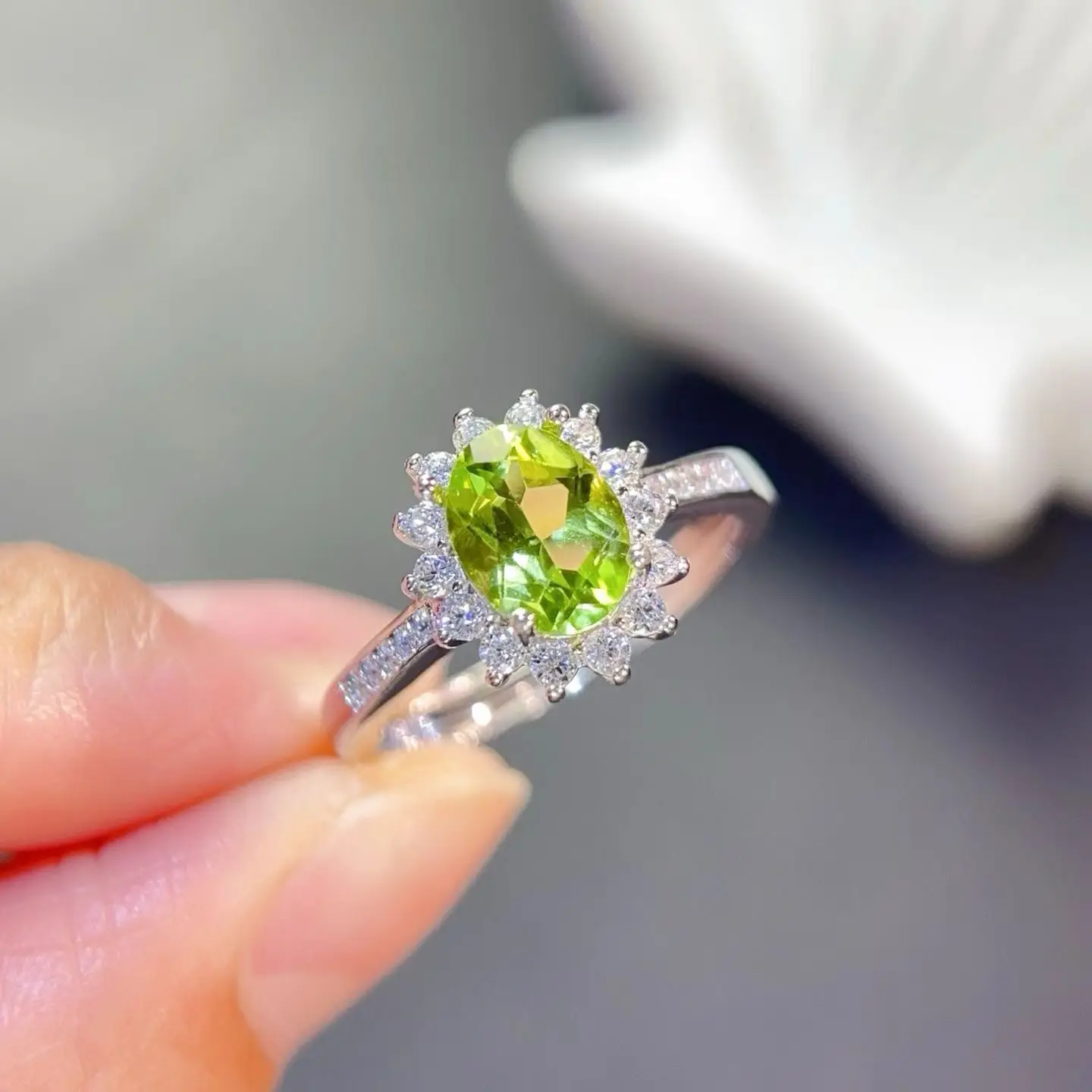 Natural Peridot Ring 925 Sterling Silver Peridot Ring with Jewelry Certificate Elegant Daily Wear Fine Jewelry for Women