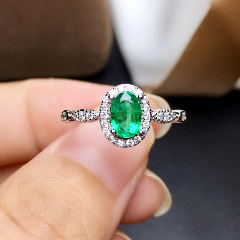 Natural emerald rings are hot for sale in 2022, new merchants are recommended to carry certificates to support testing