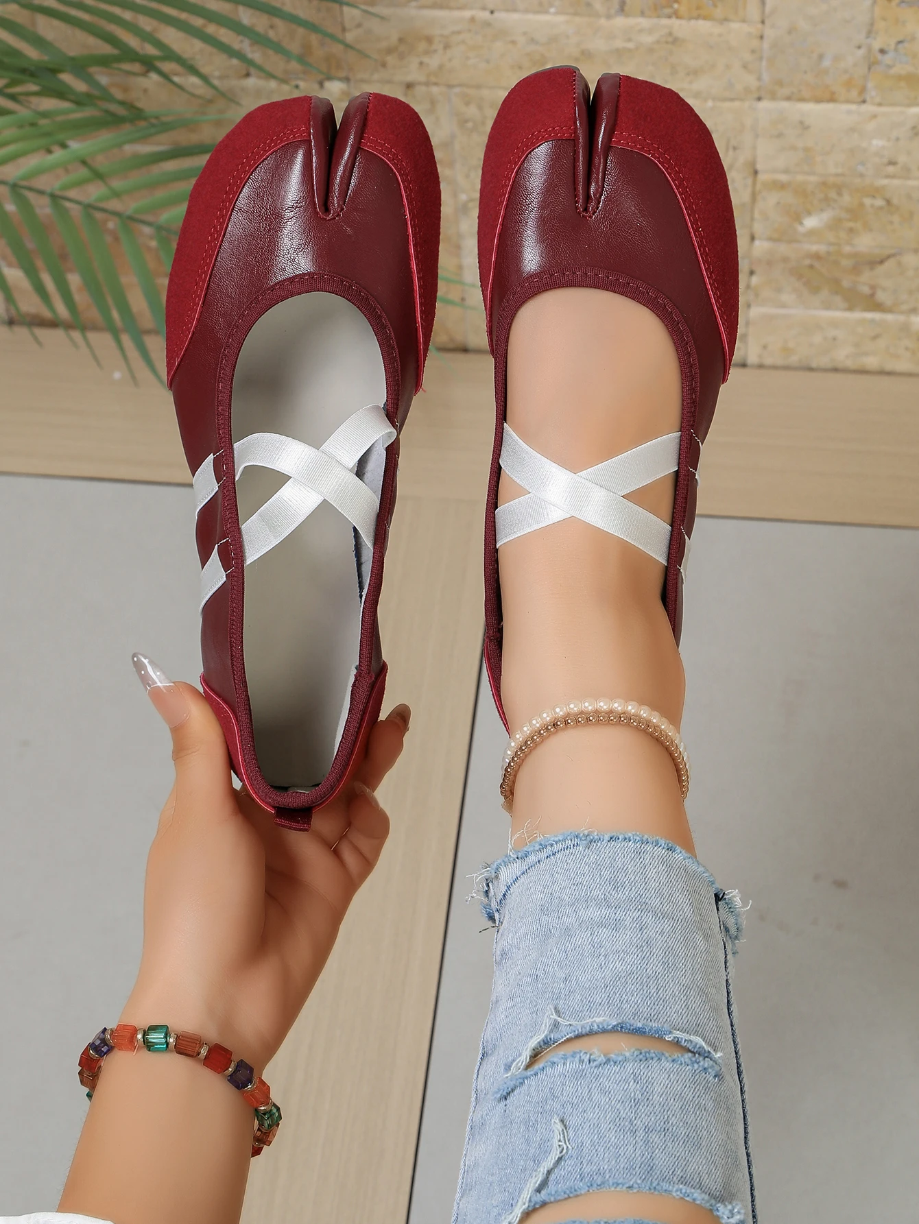 Flache Schuhe mit Kreuzriemen für Damen, lässiges Modedesign, Mary Jane Schuh, Slip-on, geteilte Zehenpartie, Ballett-Trainer, Sommer 2026, elegant, neu – Detail 17