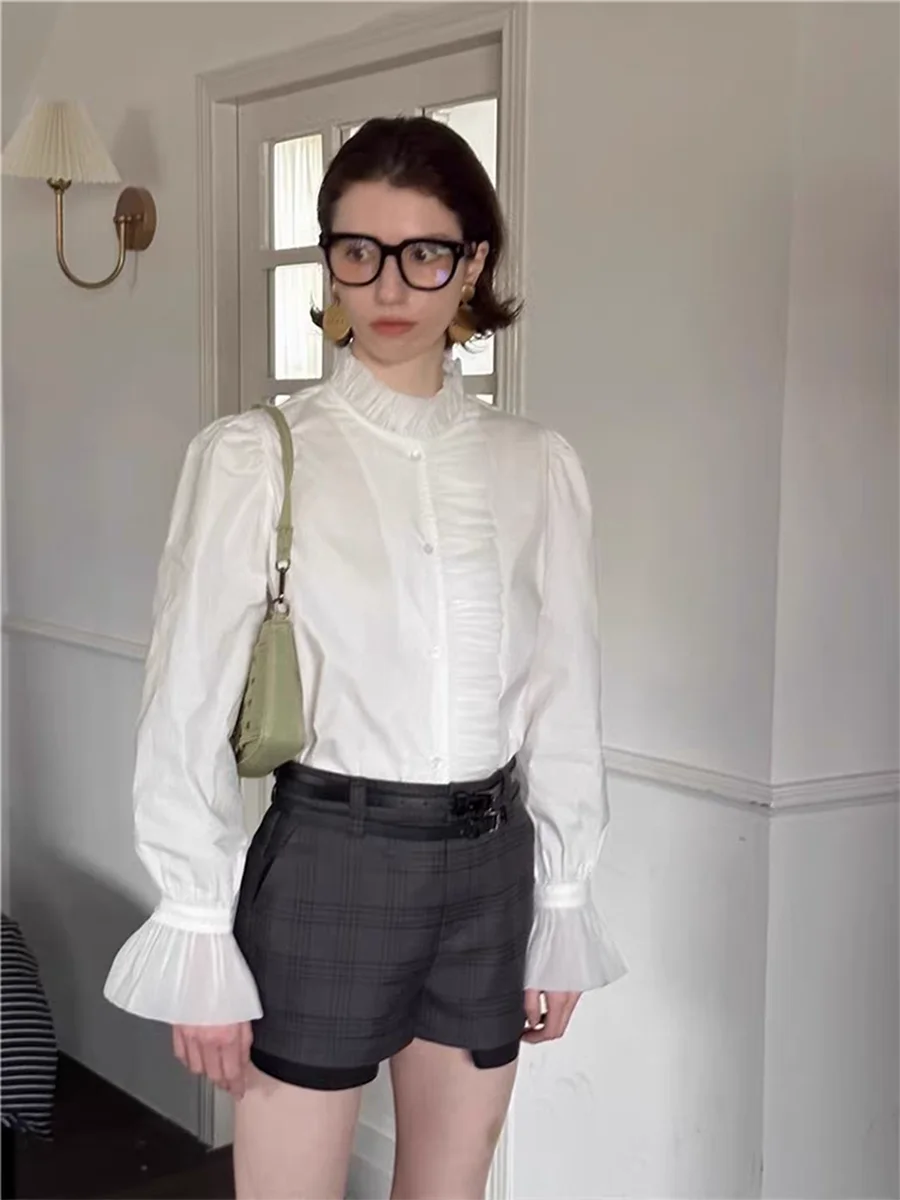 Elegante weiße Damenbluse, ausgestellte Ärmel, Knopfleiste, langärmeliges Hemd mit Stehkragen, europäischer Stil, All-Match-Retro-Oberteil für Damen