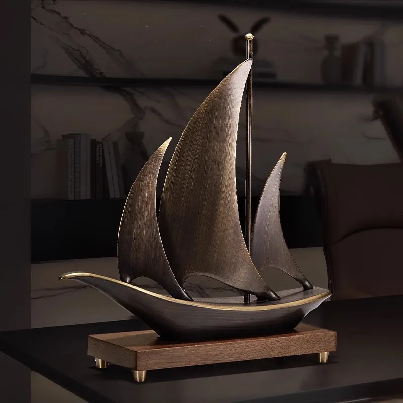 Smooth sailing brass sailing ship high-end light luxury desktop ornament