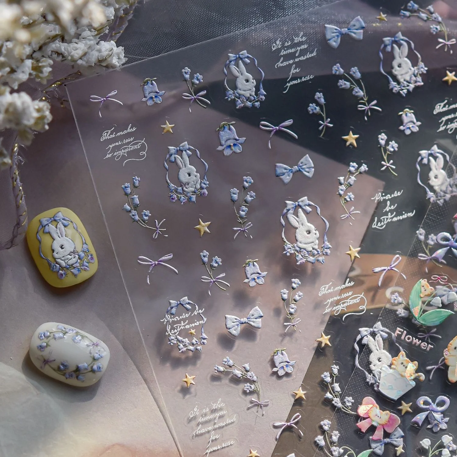 Lila Glockenblumen 5D Nagelkunst-Aufkleber Hasen-Silhouette Schleife Goldener Stern Sanfte Französische Geprägte Selbstklebende Maniküre-Abziehbilder DIY