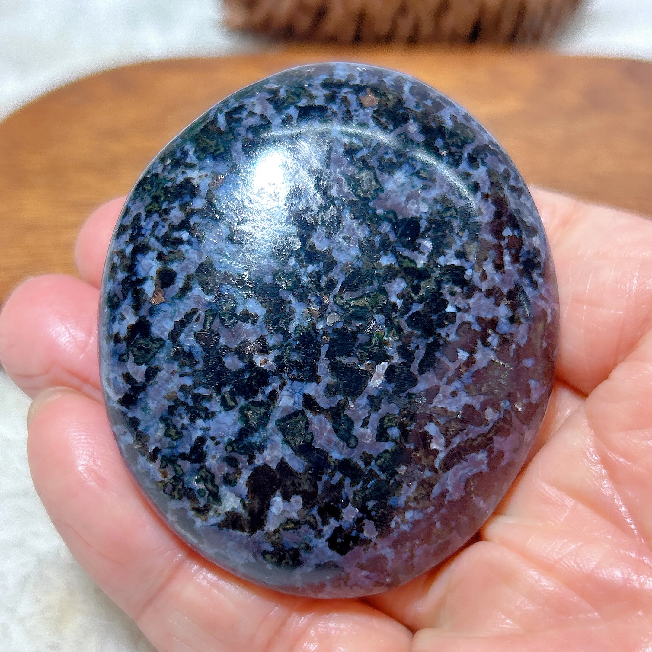 High Quality Natural Crystal Indigo Gabbro Palm Gemstones Healing Polished Mineral Energy Home Decorations Gift