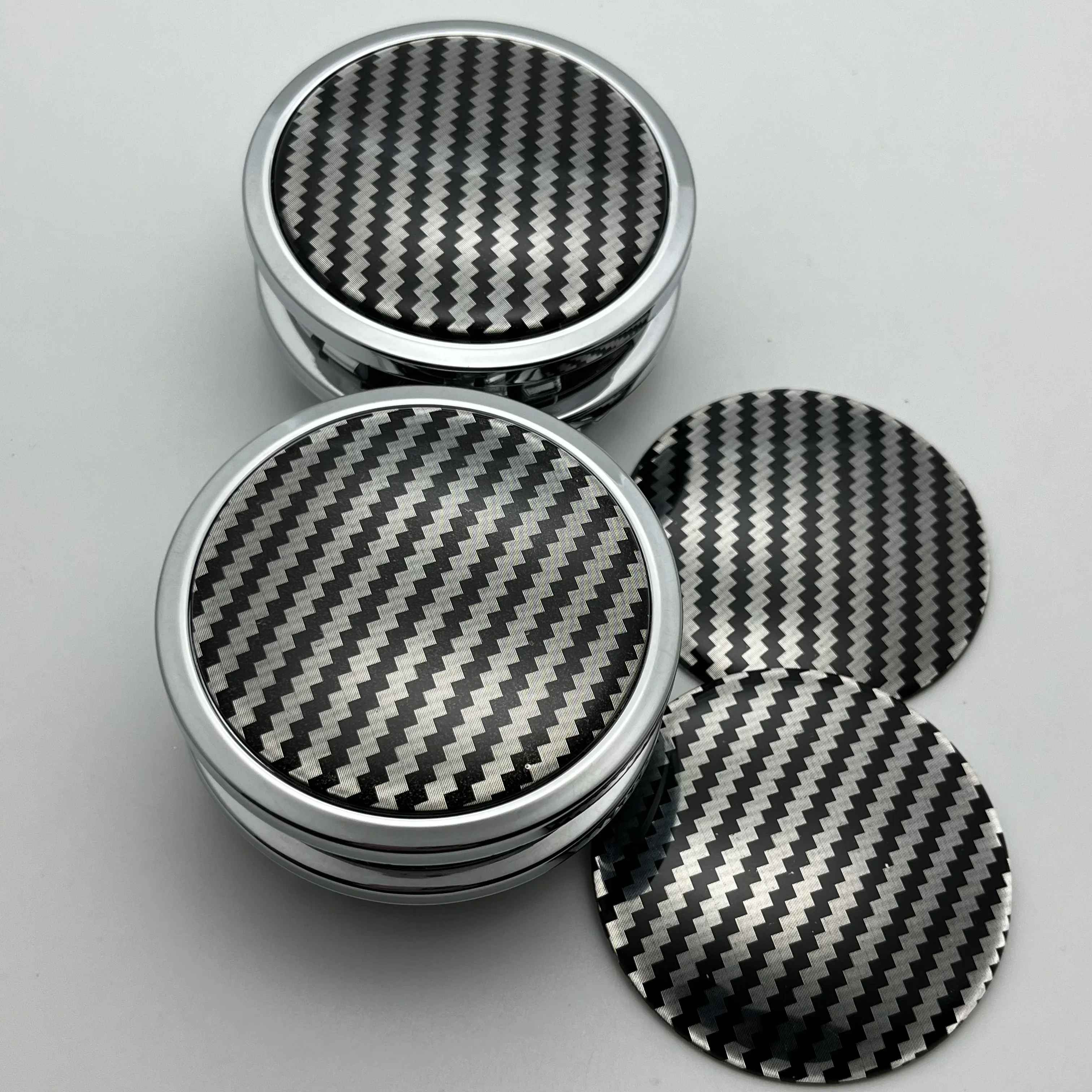 

4pcs /Set 75mm New Style Wheel Center Caps With 65mm Carbon Fibre Emblem Logo Sticker Rim Cover Styling Accessories for Mercedes