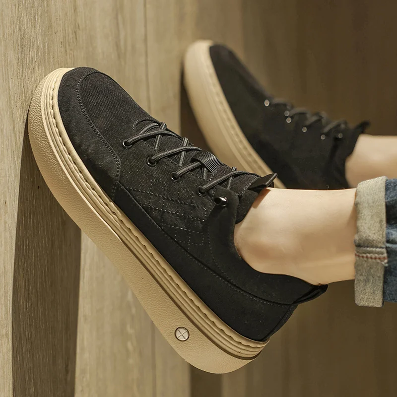 2025 الخريف والشتاء حذاء قماش رجالي جديد سميكة سوليد الترفيه انزلاق المطاط أحذية رياضية تنفس حذاء مسطح أحذية القيادة