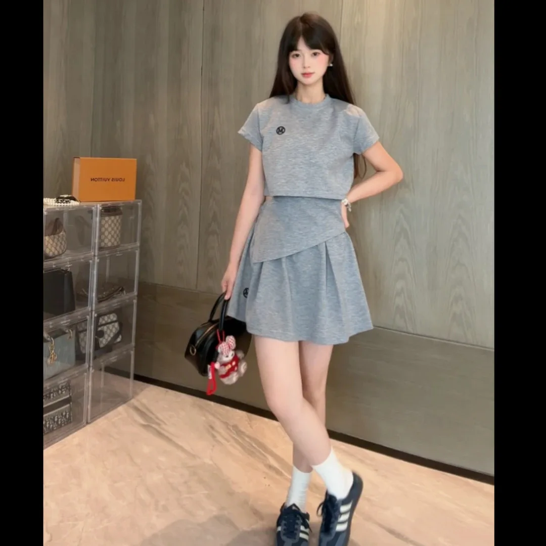 Korean Style Temperament Set Women's Summer New Casual Round Neck T-shirt Short Skirt Slimming Two-piece Set