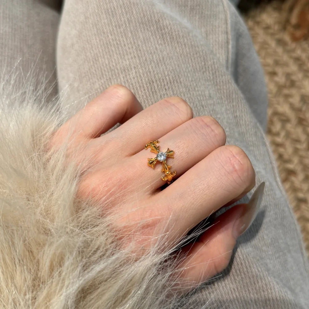 

New S925 Silver Women's Ring Design with Personalized Shaped Finger Ring Silver Ring for Women