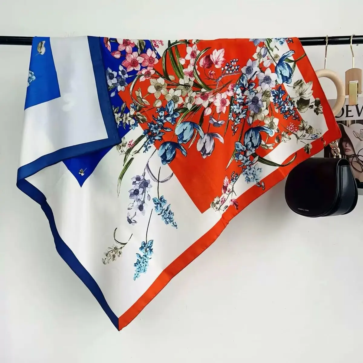 

Роскошный шелковый квадратный шарф с цветочным принтом, женский хиджаб, ленты для волос, шейный платок, женская атласная шаль, повязка на голову, модные накидки, бандана