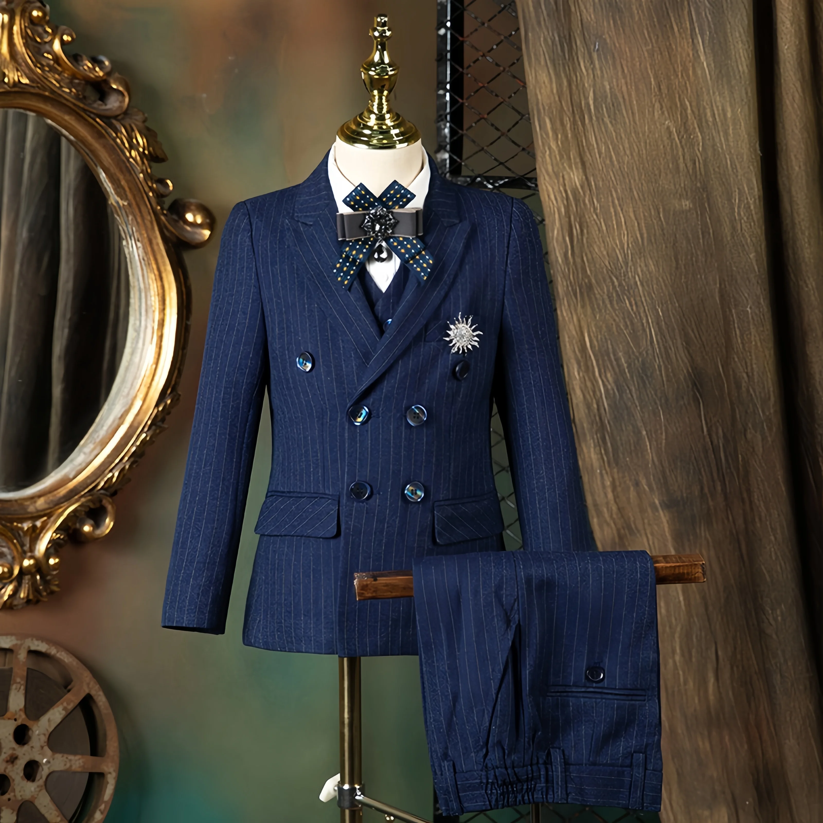 بدلة أطفال مخططة باللون الكحلي مكونة من ثلاث قطع سترة وسترة وبنطلون كلاسيكي عتيق ملابس زفاف للأولاد وحفلات أعياد الميلاد