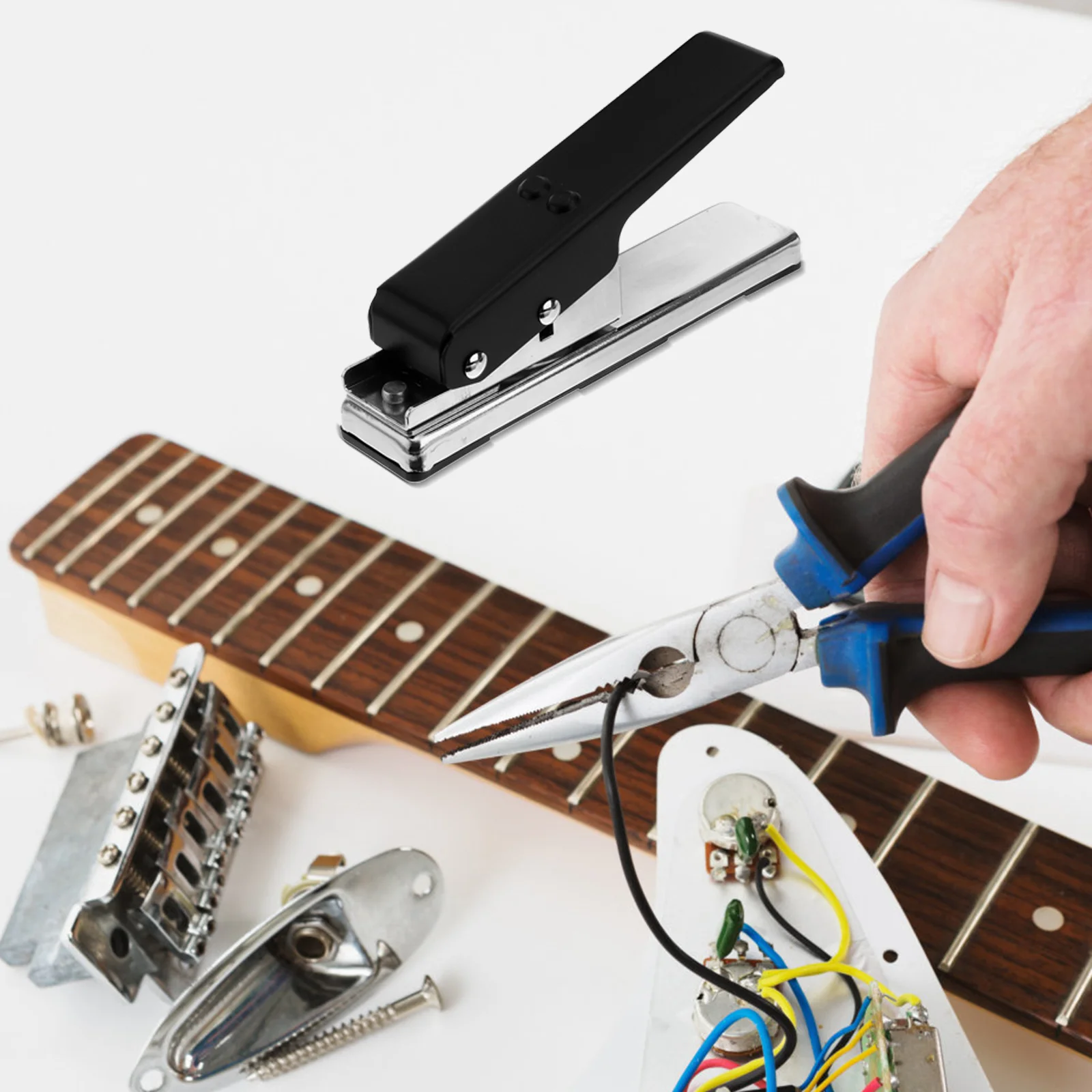 1 قطعة يختار الغيتار القاطع DIY صانع أداة للجيتار Plectrum لكمة الناخس استخدام بطاقات الائتمان قوي Plectrum لكمة #6