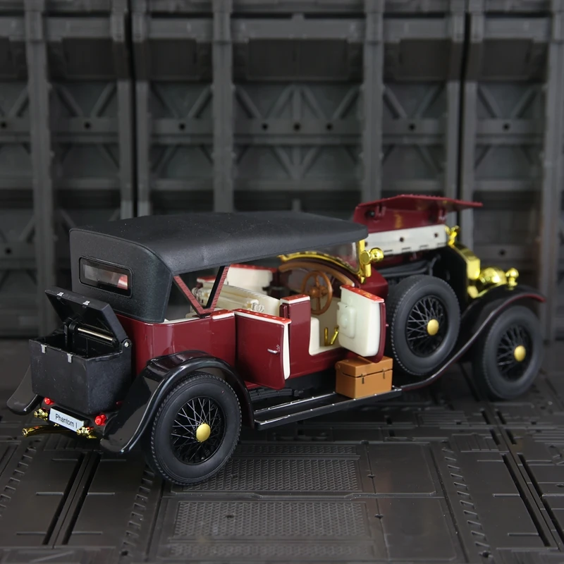 For 1:24 alloy car model of 1st generation Phantom classic car doors on both sides that can be opened has sound and lighting