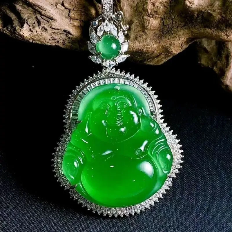 Inlaid with green jadeite, the Grand Buddha pendant is adorned with green agate Maitreya Buddha