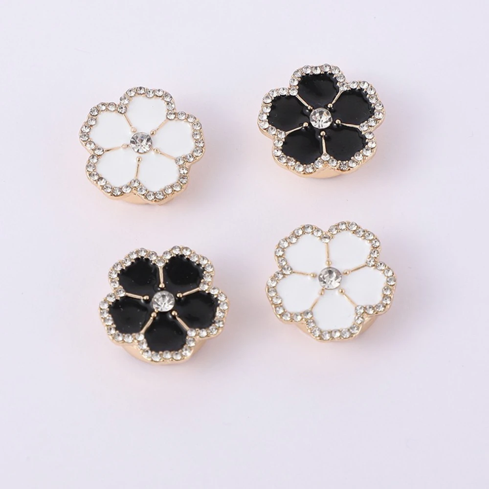 2PCS Korean Style Floral Shape Cufflinks Luxury Women Shirt Rhinestone Round Fashion Apparel Buttons Wholesale Elegant Accessory