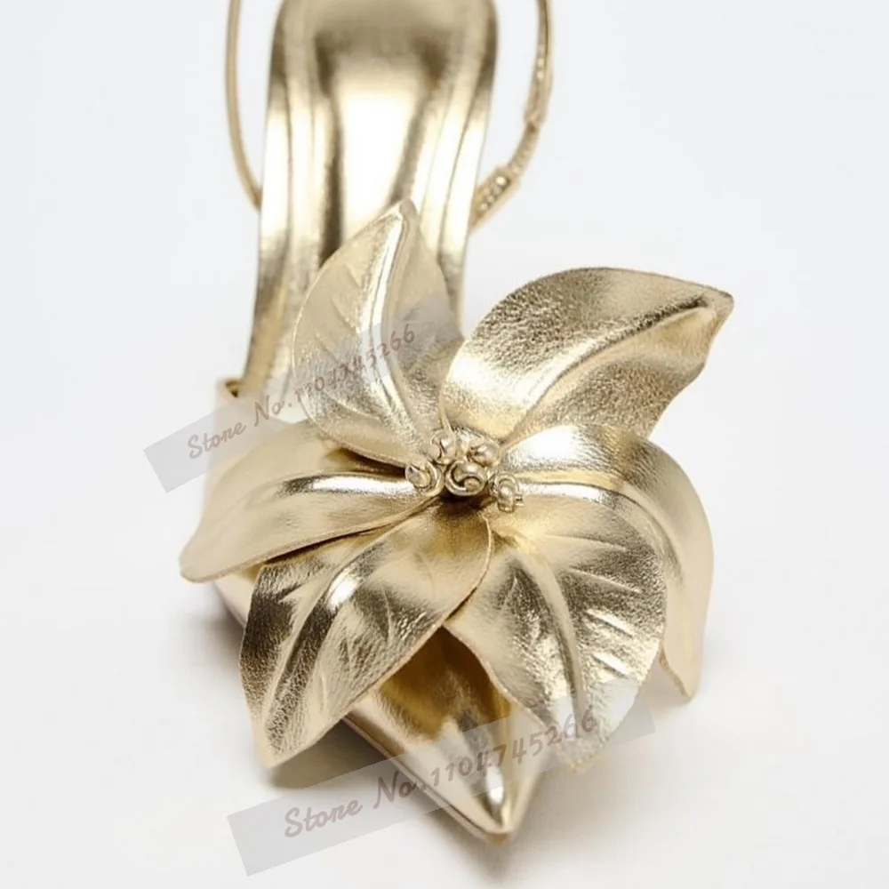 Zapatos de tacón alto con flores mate metálicas doradas, zapatos de vestir con banda elástica y talón descubierto con flores grandes, calzado para banquete Floral con punta estrecha