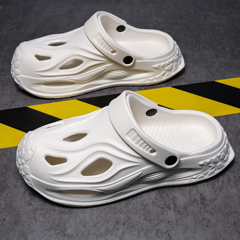 

New Fashionable Sandals for Men Comfortable 2026 Breathable Beach Sandals Men's Clogs Sneakers Soft Bottom Shoes for Men