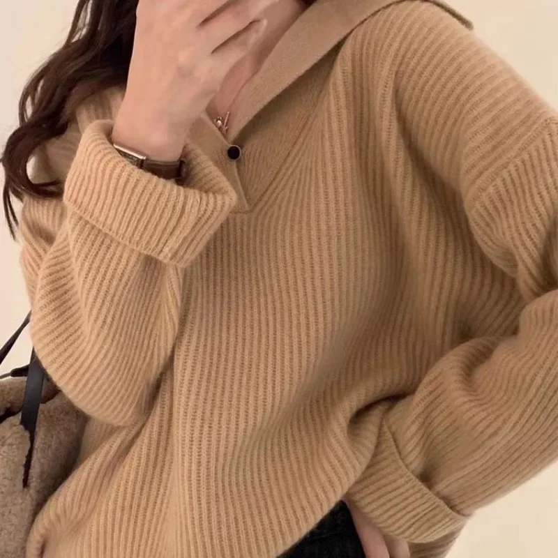 2025 Maglione lavorato a maglia strutturato con colletto blu scuro alla moda da donna Top casual pullover morbido e caldo stile pigro invernale