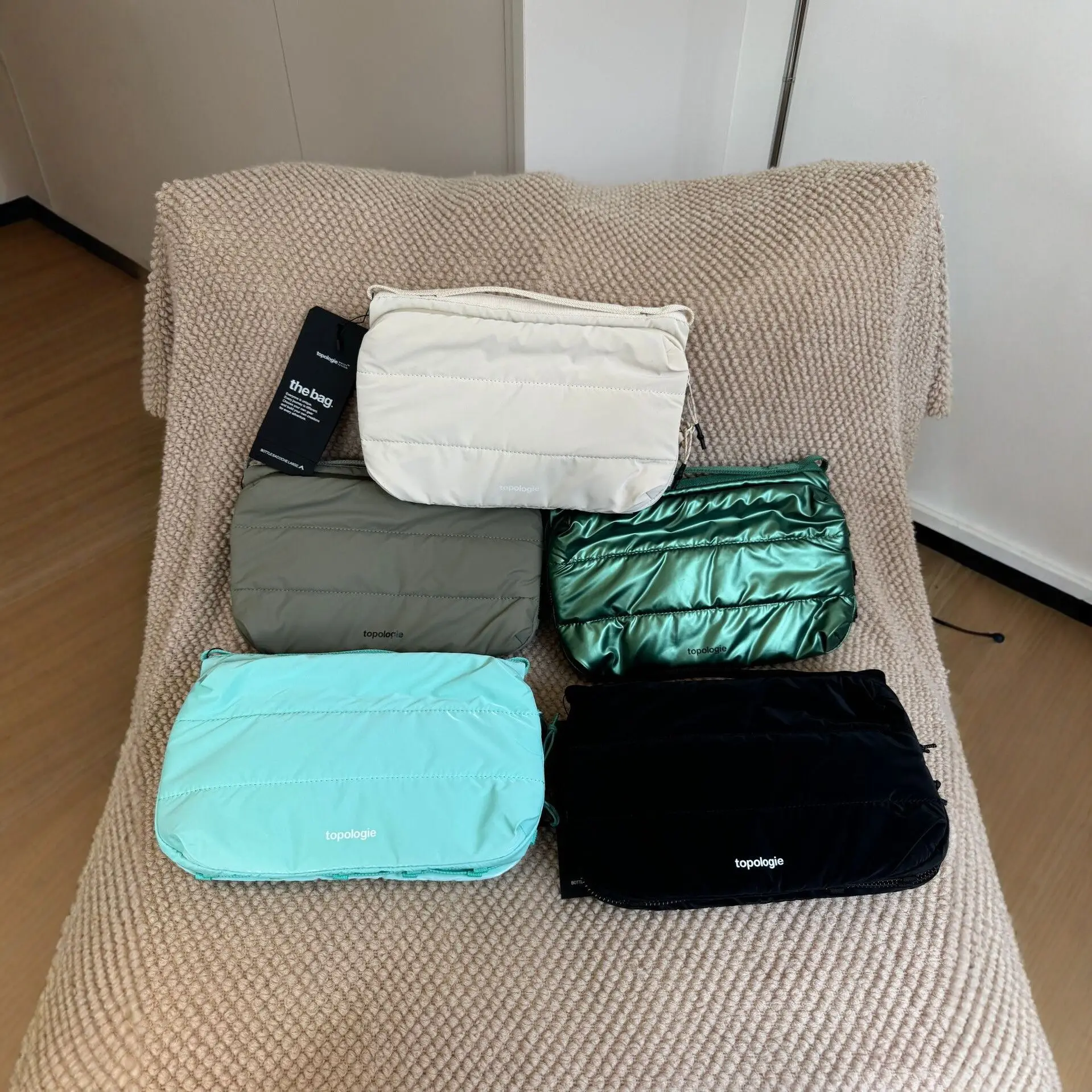 Topologie In Stock Cloud Crossbody Bag Lightweight Shoulder Handheld Water Bottle Bag Unisex Soft Bag Waist Bag Trendy Versatile