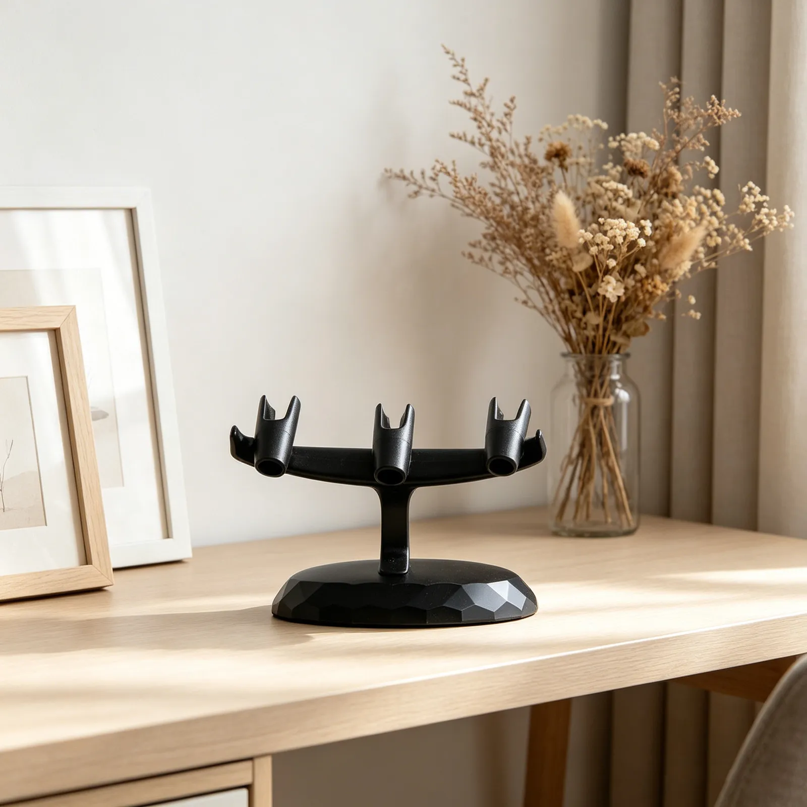 

Plastic Airbrush Holder 3 Slot Table Top Stand Efficient Paint Gun Organizer Airbrush Storage Rack for Painting Workstation
