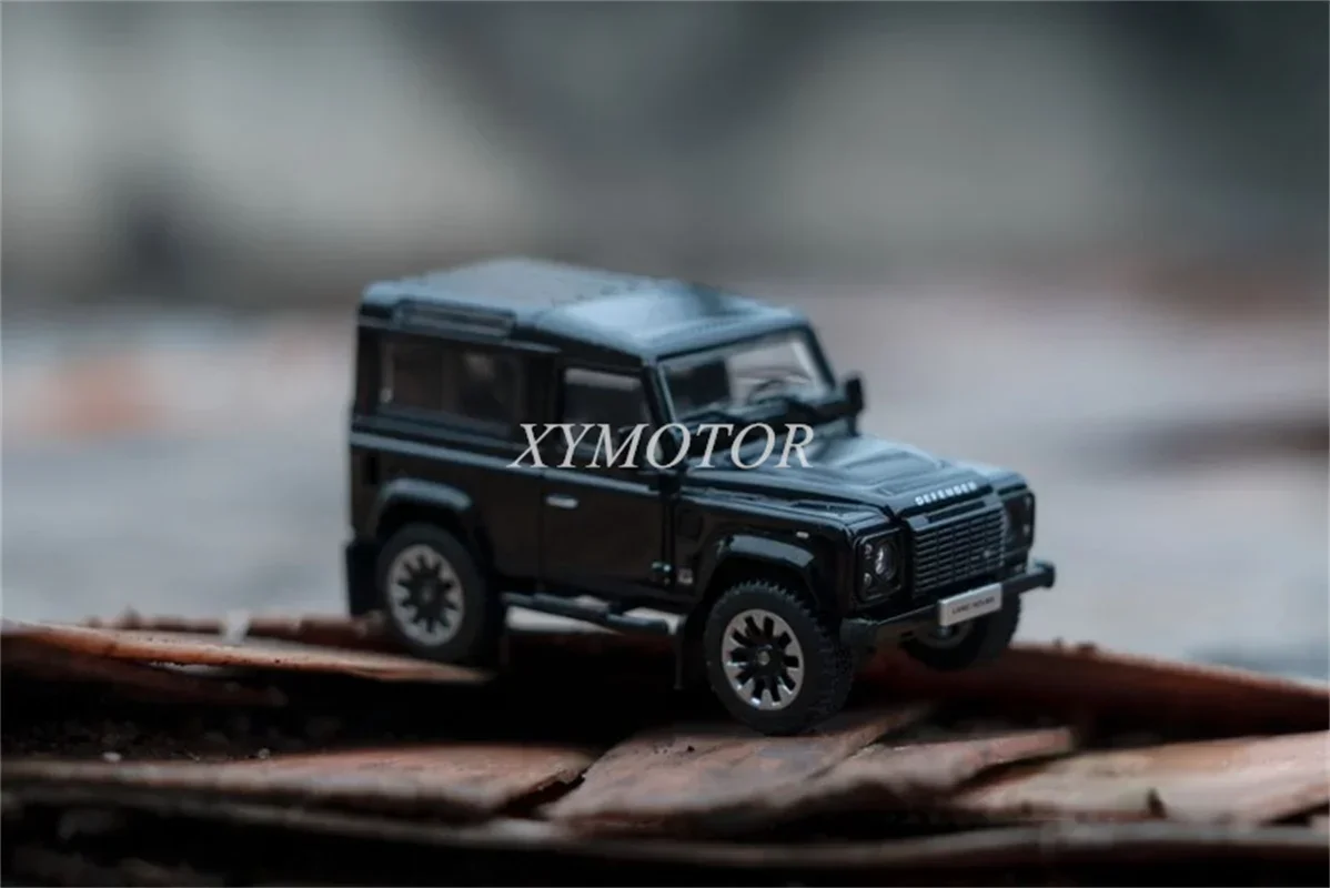 LCD 1/64 For Land Rover Defender 90 Works V8 70th Anniversary Diecast Model Car Toys Hobby Display Collection Ornaments