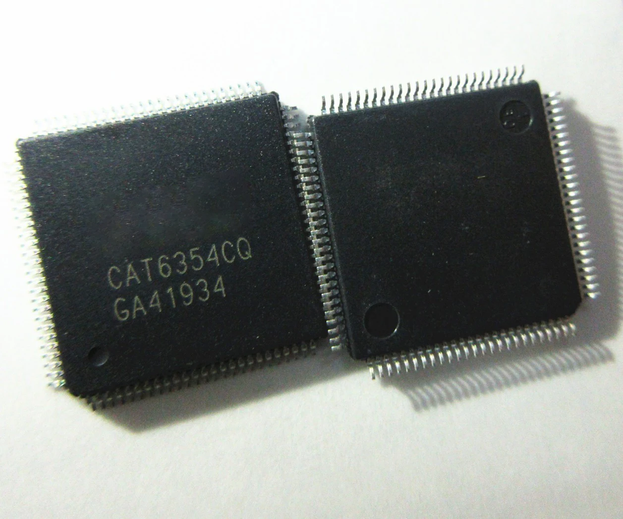 CAT6354CQ LQFP100 10 unidades