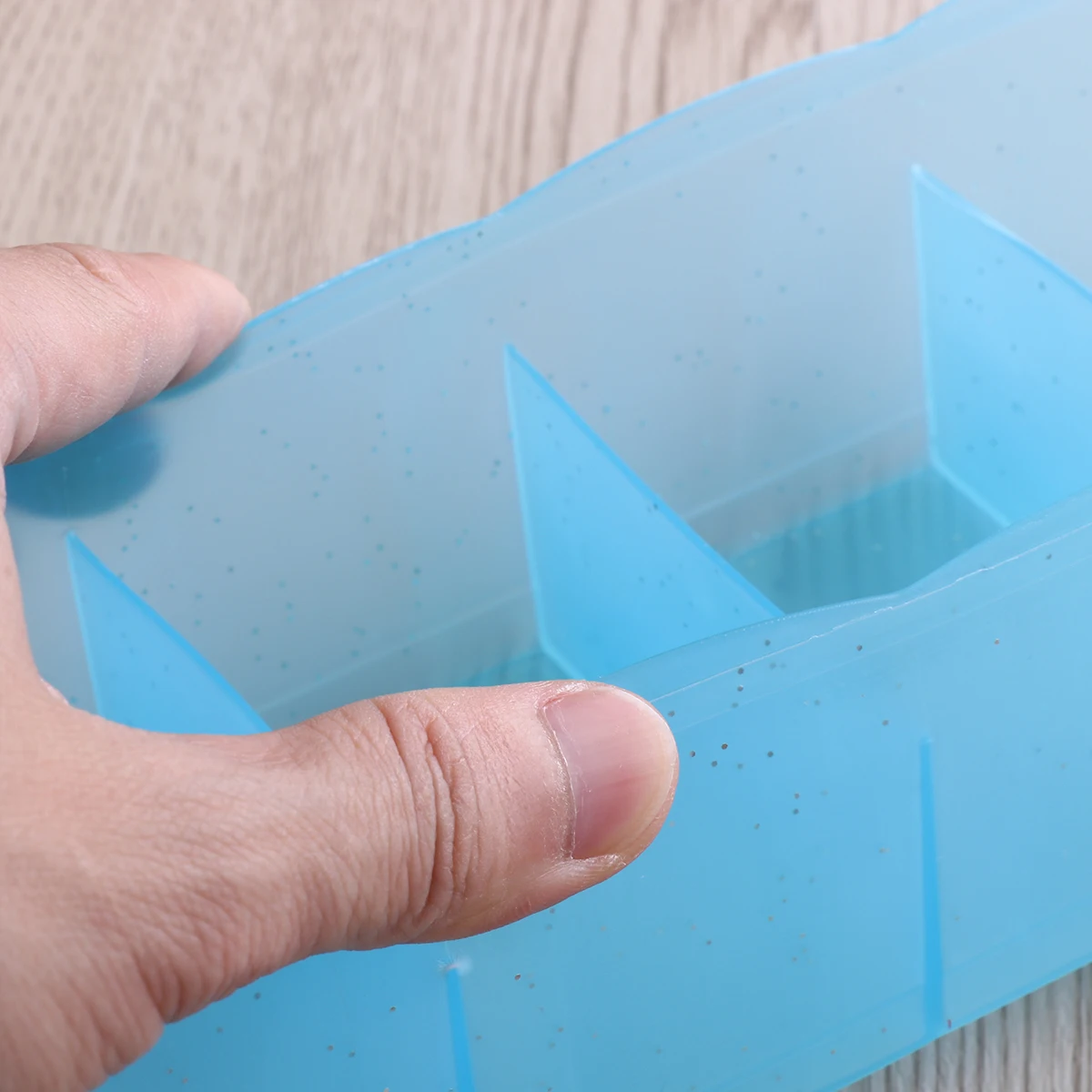 

Five Grids Underwear Storage Box Plastic Transparent Blue Organizer Drawer Socks Storage Organizer Eco Friendly Closet