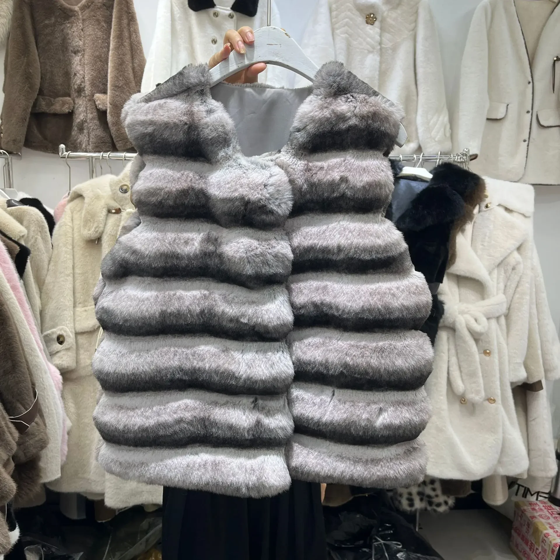 Sunday Angora Yarns Color Blocking Leather Vest New Style European And American Trend Eco-Friendly Fur Jacket For Autumn/Winter