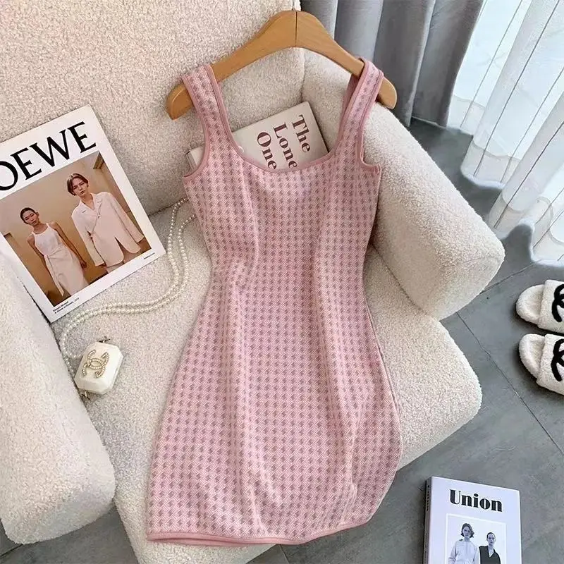 特大の女性服スリムセクシーなドレス夏ファッショナブルな印刷タンクトップドレス夏のトレンドトレンドボディコンミディドレス