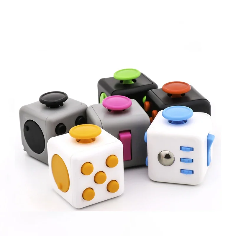 Dés de décompression du bout des doigts pour adultes et enfants, Fidget Toys, Souligné Cube Toys, Soulagement de l'anxiété, Soulagement du TDAH et de la veille de Charleroi