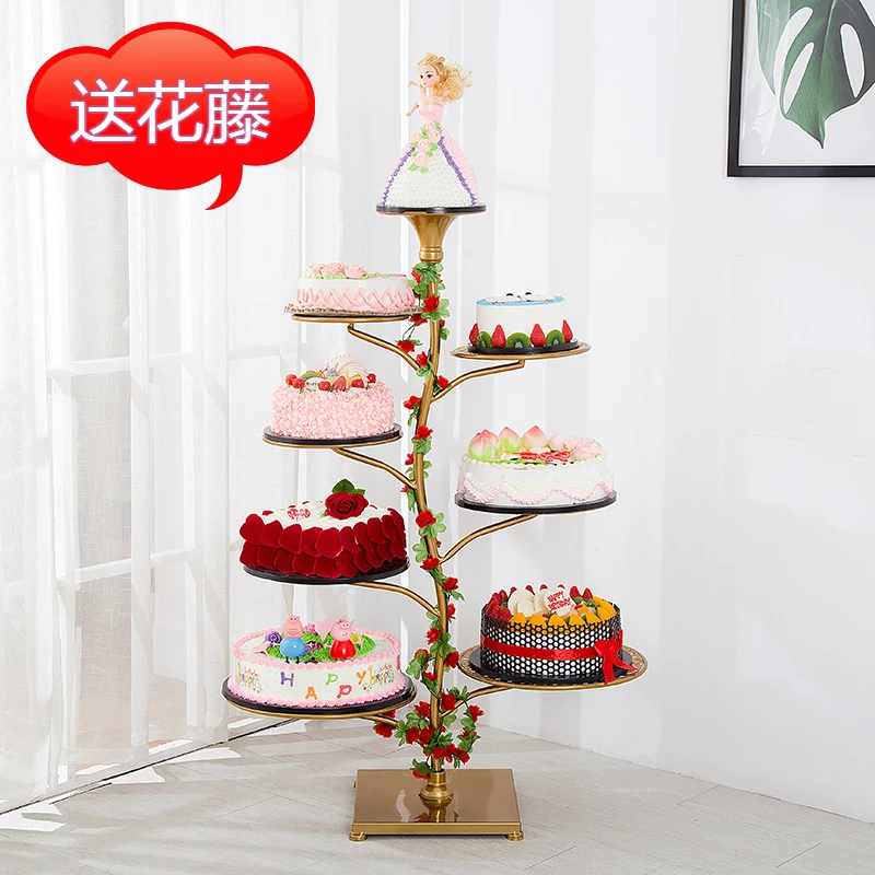The new European-style creative wrought iron cake stand has six layers, eight layers, ten layers, and multiple layers of wedding