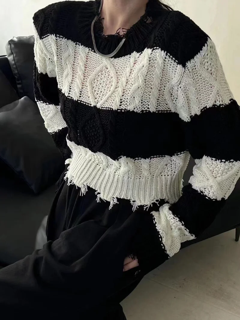 New Women Fashion O Neck Long Sleeve Ball Appliques Knitting Sweater New Ladies Solid Color Casual Sweaters Chic Pullovers Tops