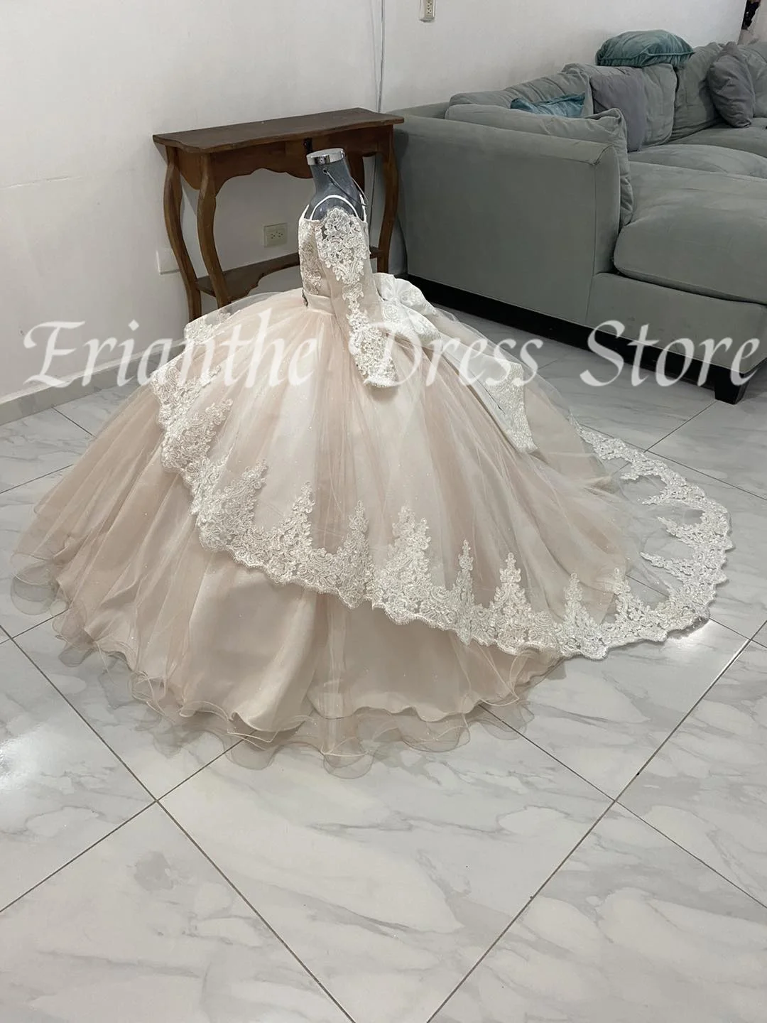

Flower Girl Dress For Wedding Tulle Puffy With Bow Lace Applique Kids Birthday Party First Communion Ball Gowns Customized