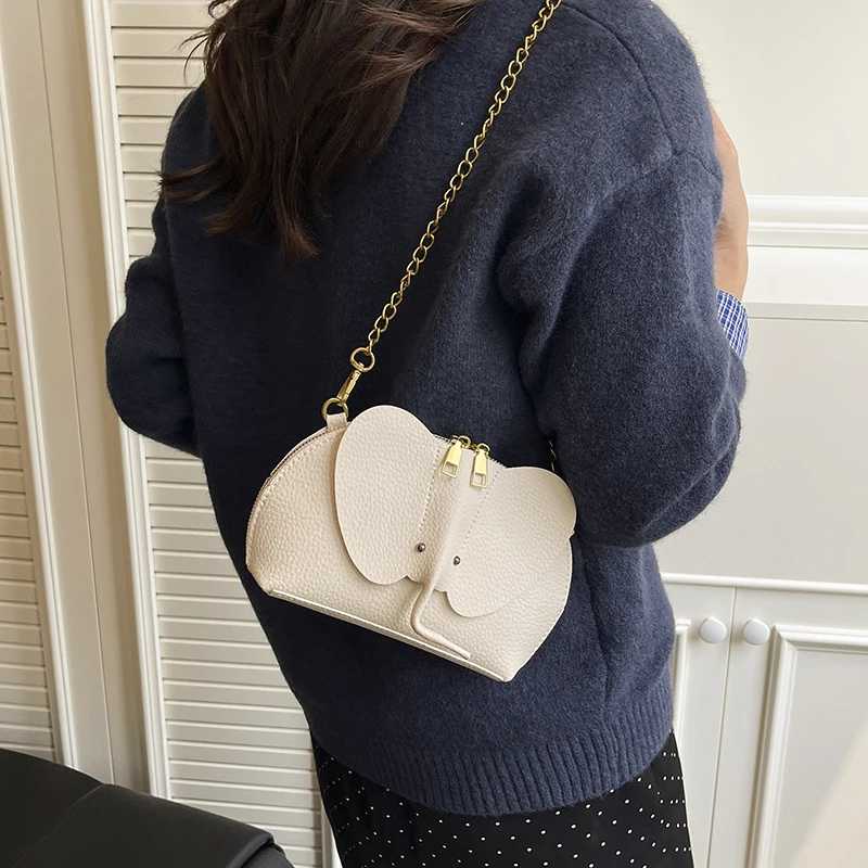 

Trendy Elegant Tote Bag With Fashionable Design And Letter Logo Perfect For Casual Leisure And Superstar