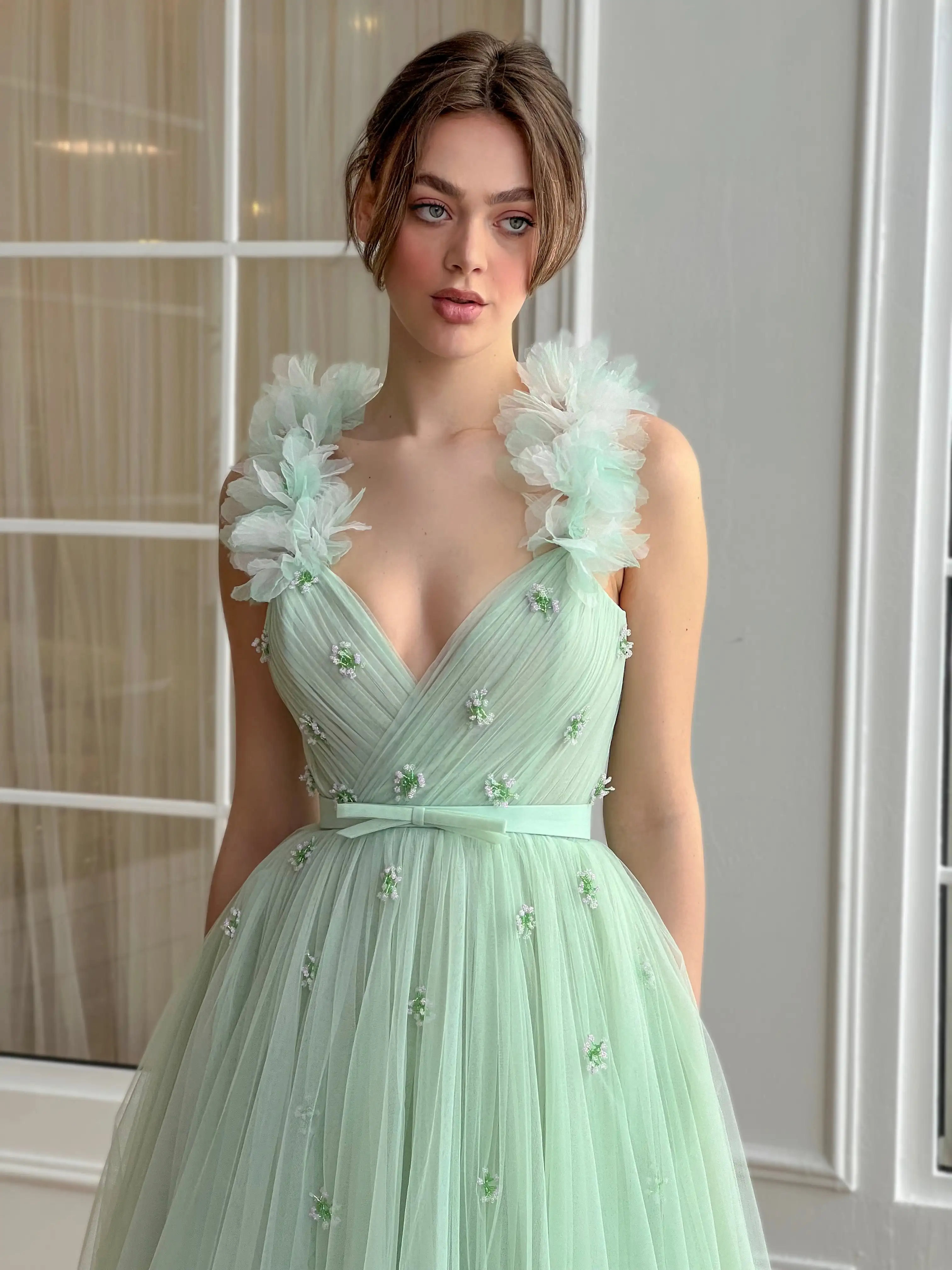 Off-the-shoulder V-Neck Prom Dresses 3D Flowers Sleeveless Backless Pleated Corset Evening Gowns A-line Tea-length Ball Gowns