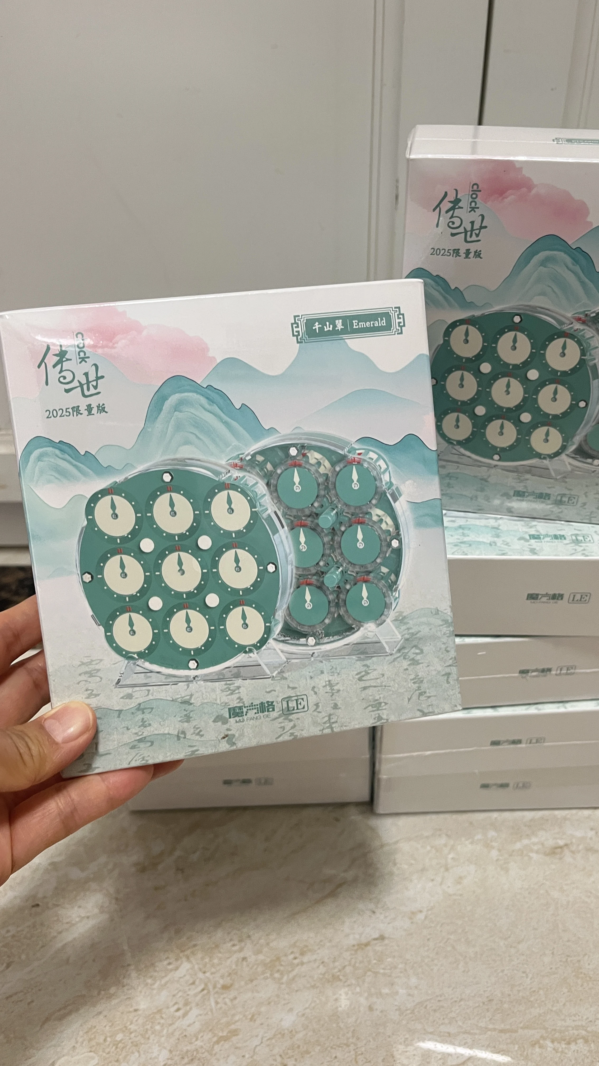 QiYi Clock Emerald Limited Edition Magnetic 2025 Magic Speed ​​Cube ของขวัญของเล่นเพื่อการศึกษา