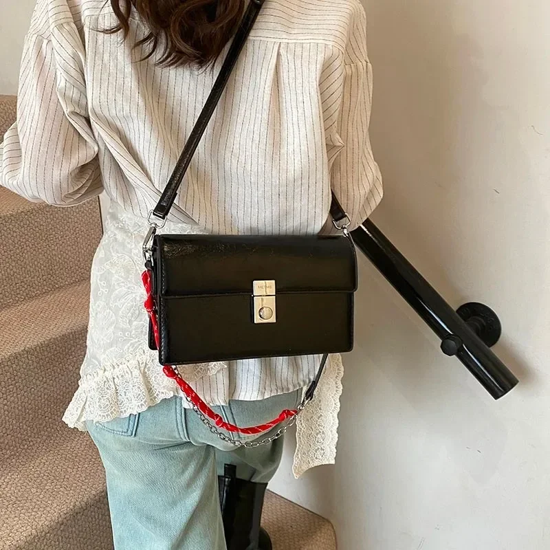 

Fashionable Commuter Bag With Elegant Leather And Simple Solid Color Perfect For Business Women Everyday Use